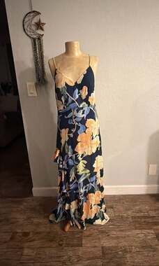 Olivia Grey Floral Print Maxi Dress Size M